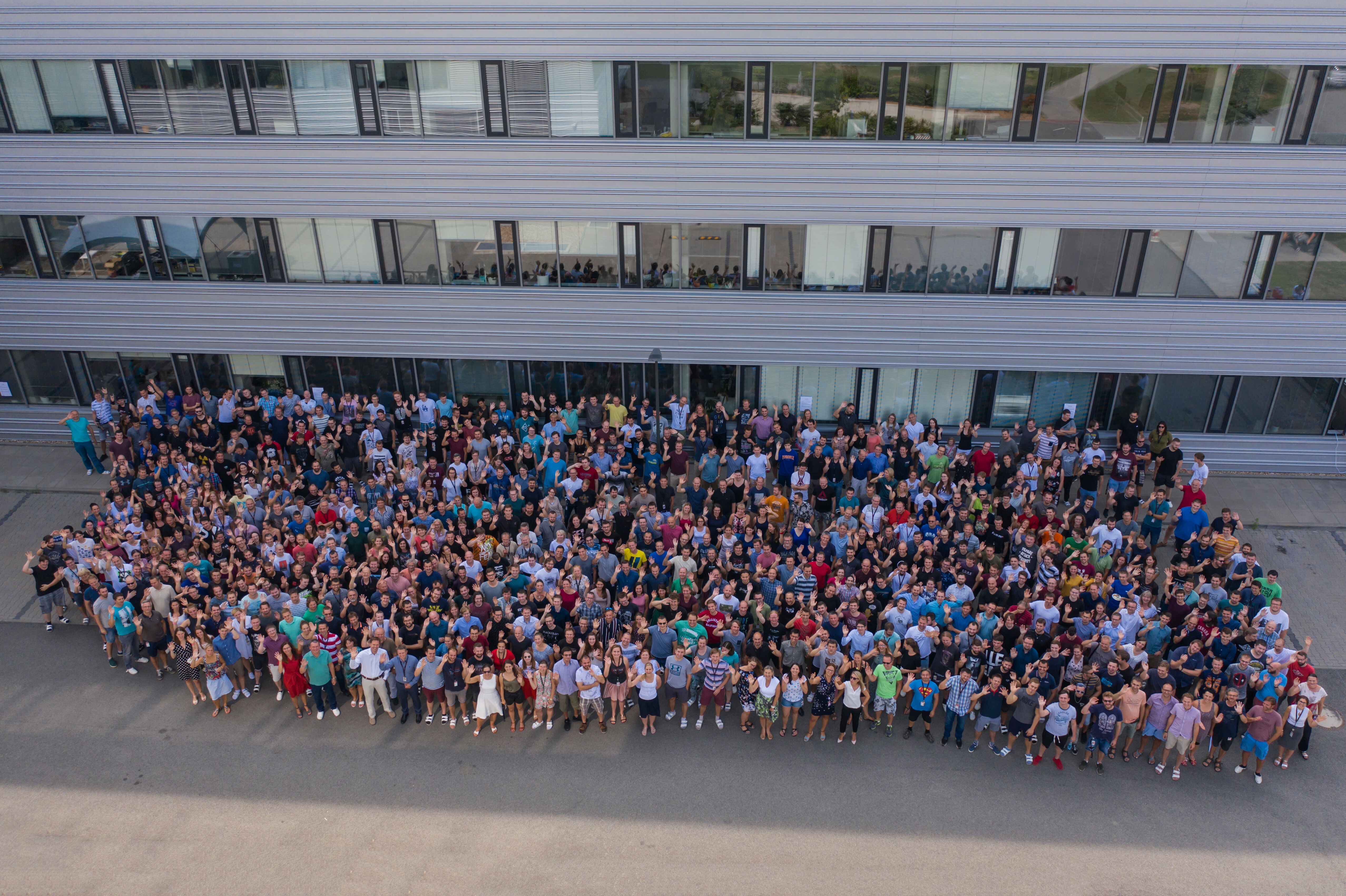 Je nás už 1 600 a stále rosteme! :)