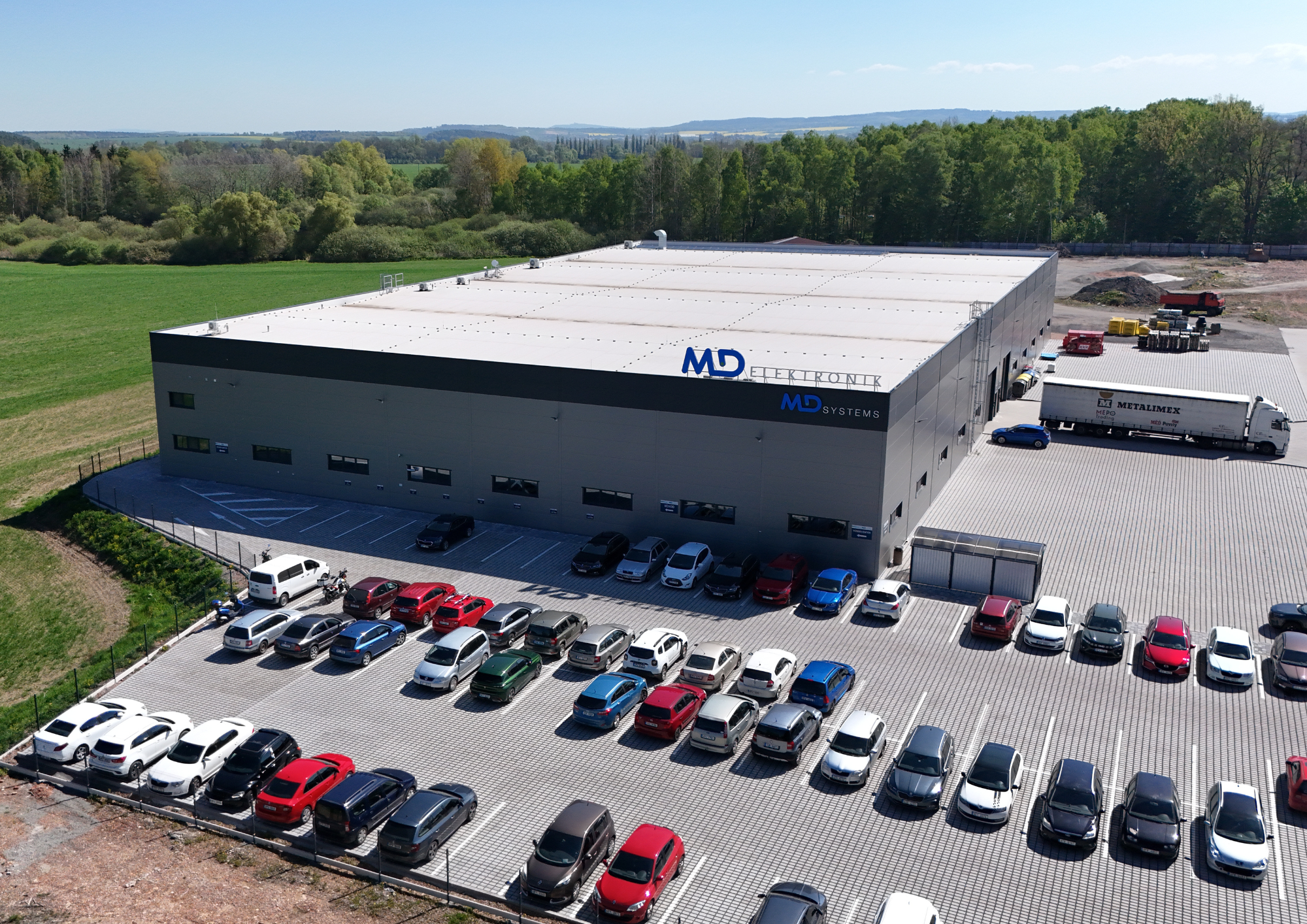 Nová moderní hala MD ELEKTRONIK v Mantově