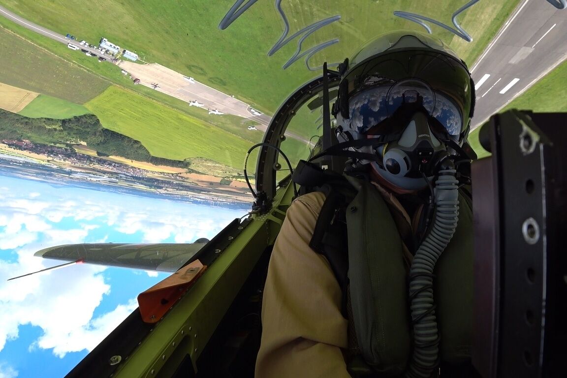 Přetížení 8G nebo -4G? Naši piloti musí takové síly vydržet :)
