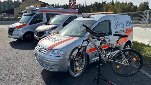 Na cestách pomáháme motoristům a cyklistům. Také poskytujeme asistenci zdravotní, domácí a právní.
