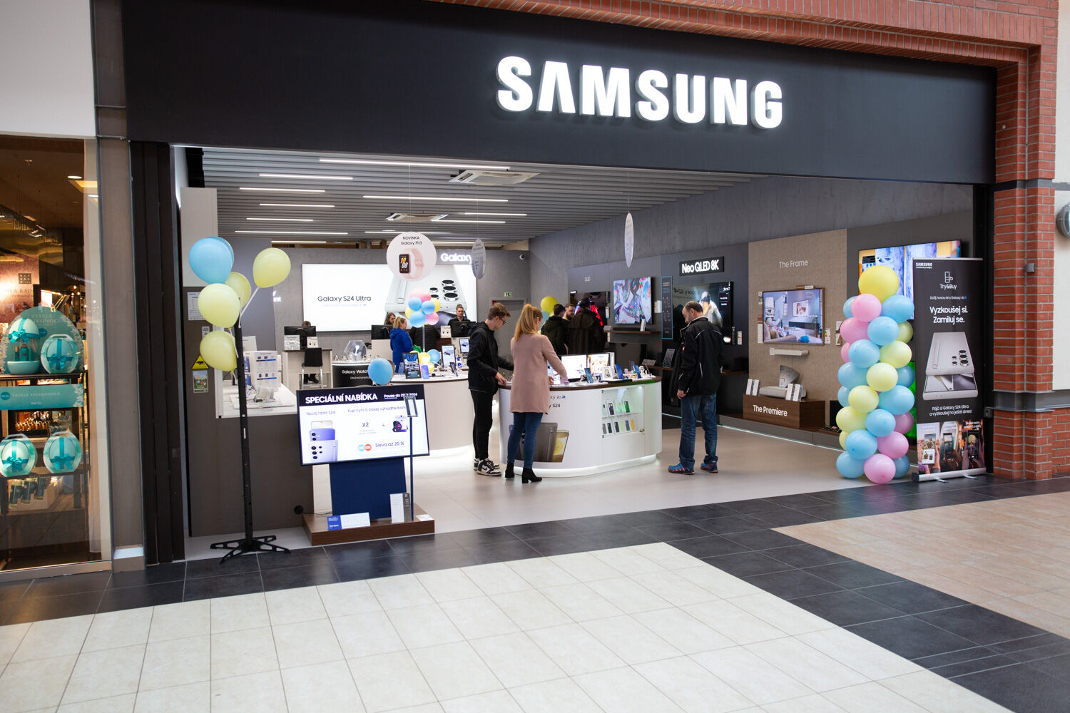 Prodejna Samsung - OC Olympia Plzeň