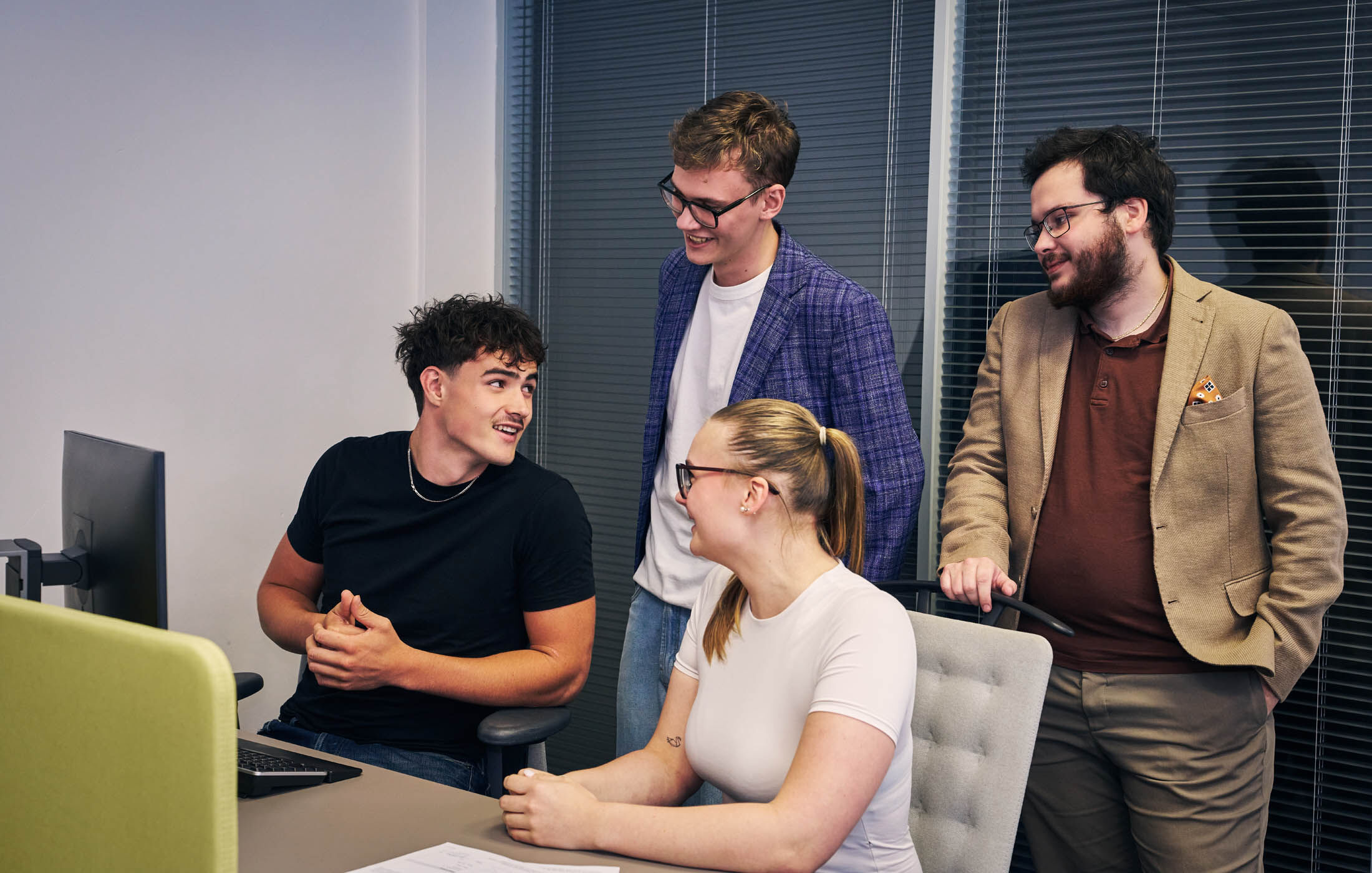 Work in a team of young people