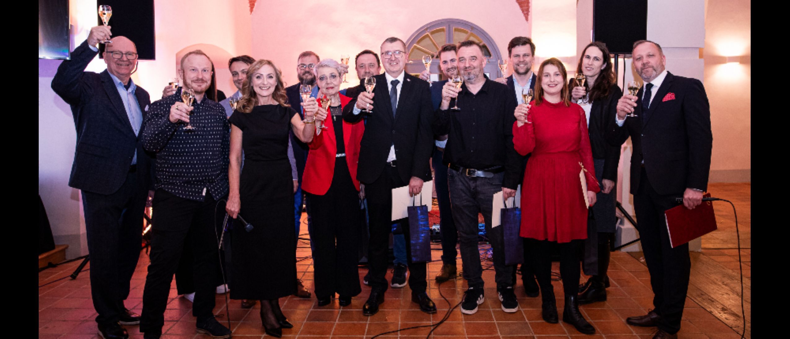 Vyhlášení 10 nejlepších zaměstnanců - Top 10 roku 2025 v restauračním komplexu Vikárka na Pražském Hradě 