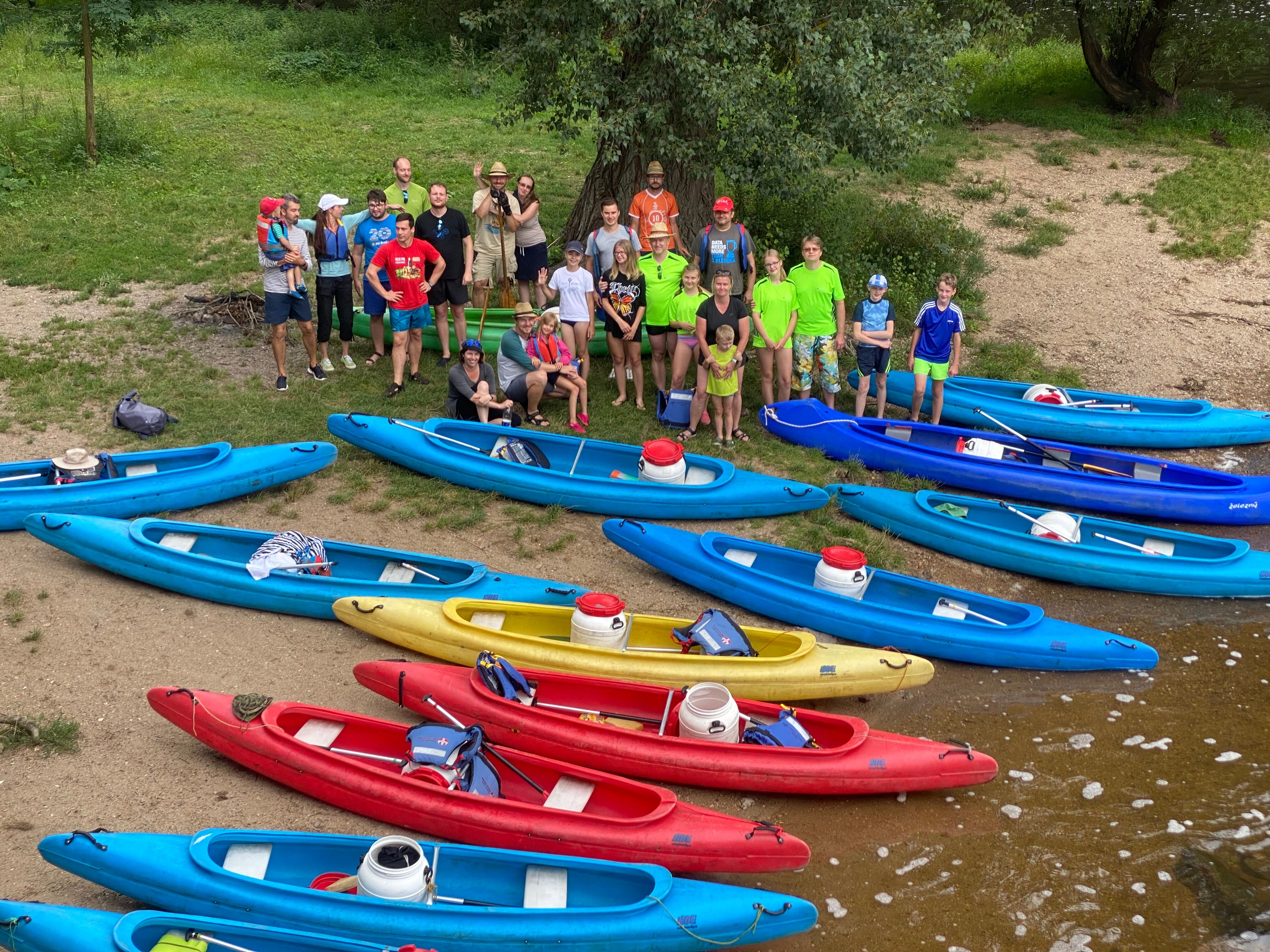CloverDX CZ Summer Canoying with families